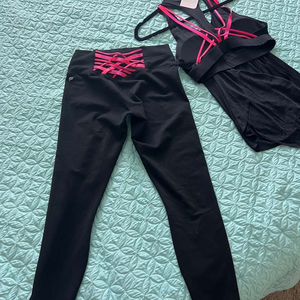 Fabletics SET Kessler built in bra tank (NWT) and leggings ( worn once!)